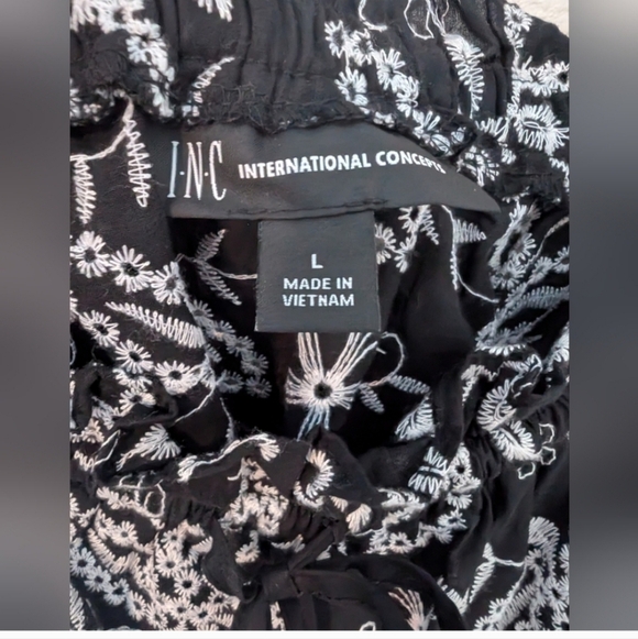 INC Nwt Women's Black And Embrodered White Leaf Print Boho Chic Blouse Large - Picture 3 of 12